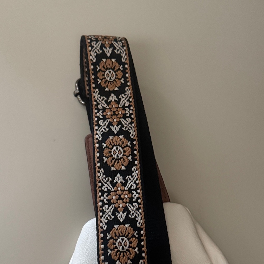 Mroede Women’s White and Brown Crossbody Sling Bag EUC - Picture 7 of 16